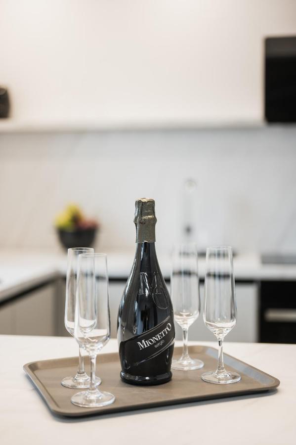 Skylark - Zurich Studio With Terrace & Mountain View บราชอฟ ภายนอก รูปภาพ