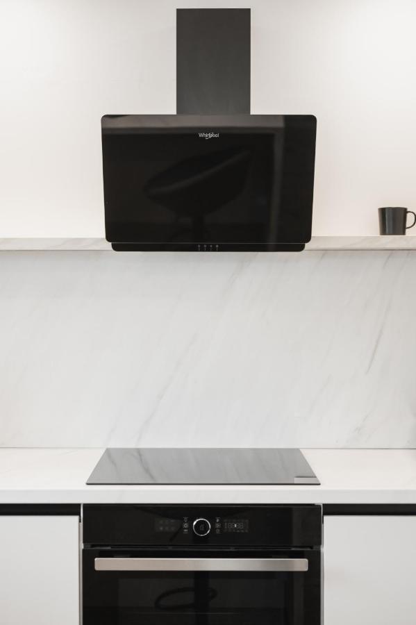 Skylark - Zurich Studio With Terrace & Mountain View บราชอฟ ภายนอก รูปภาพ
