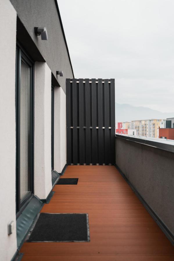 Skylark - Zurich Studio With Terrace & Mountain View บราชอฟ ภายนอก รูปภาพ