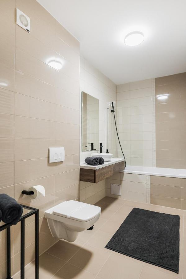 Skylark - Zurich Studio With Terrace & Mountain View บราชอฟ ภายนอก รูปภาพ
